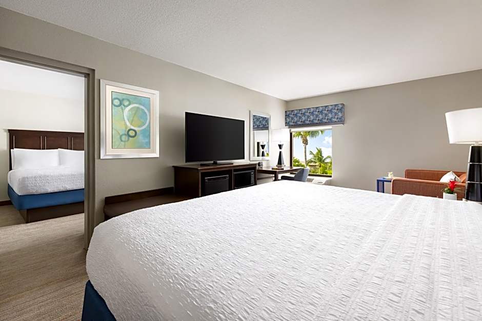 Hampton Inn By Hilton Naples-Central, Fl