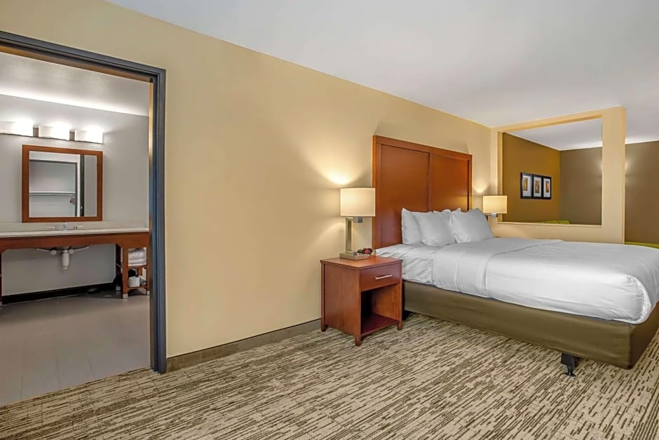 Comfort Inn and Suites Ames near ISU Campus