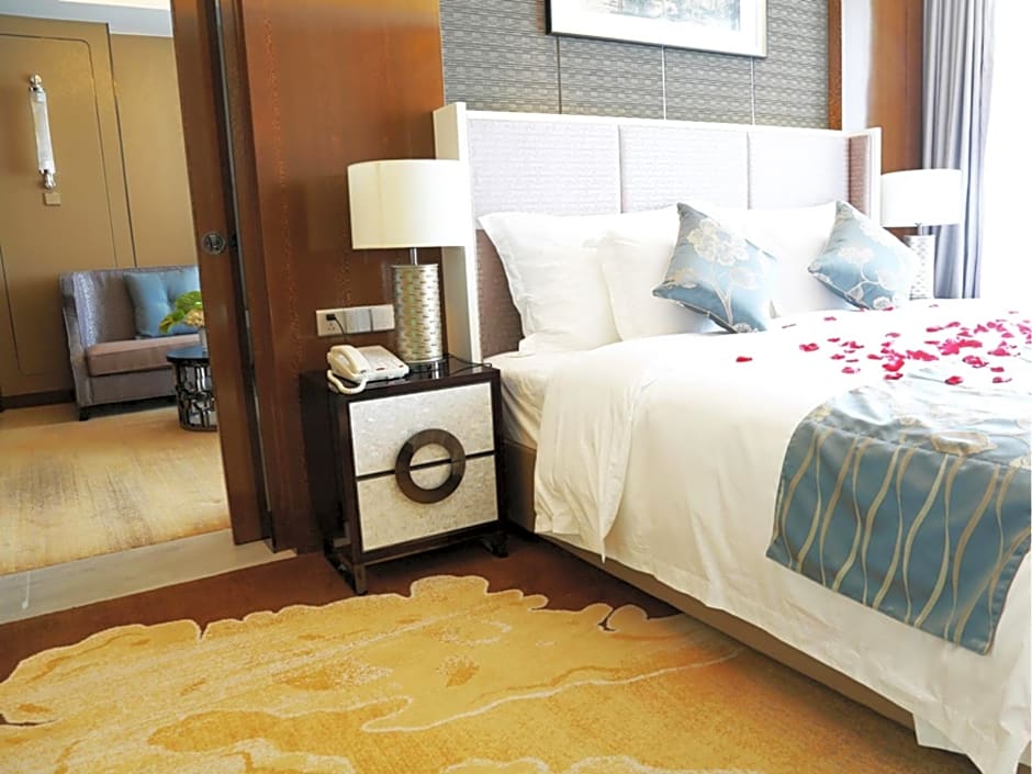 Ramada Plaza Liuzhou Liudong Hotel