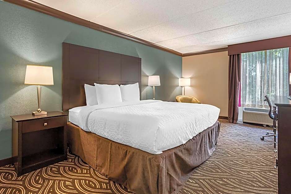 Best Western Plus Kingston Hotel And Conference Center