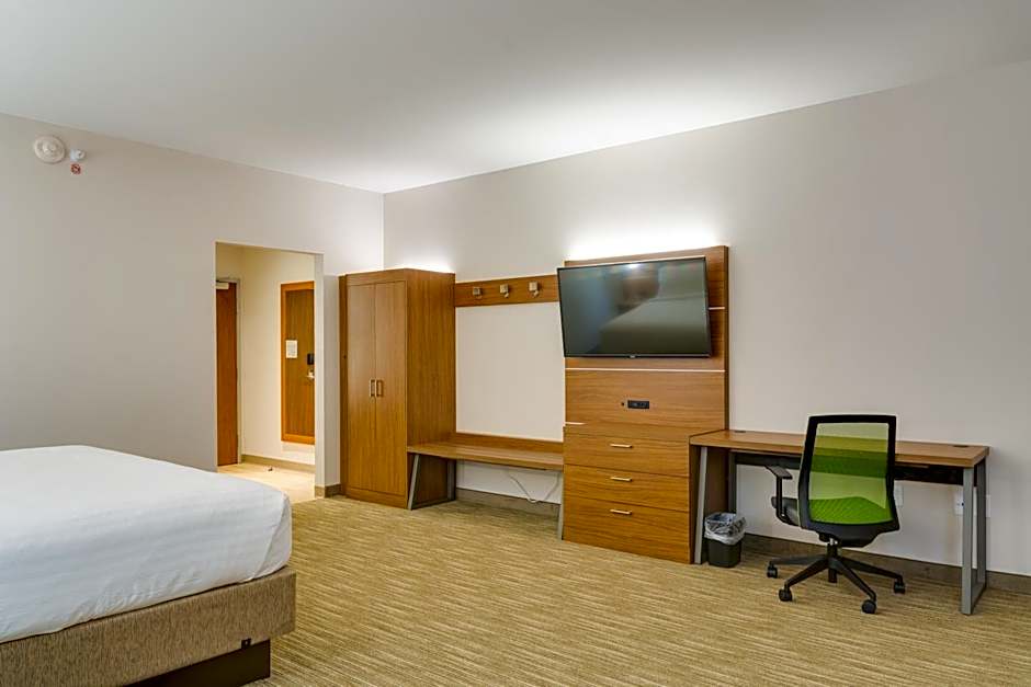 Holiday Inn Express & Suites Russellville By IHG