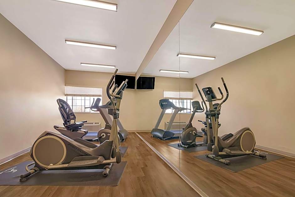 SureStay Plus by Best Western Topeka Northwest