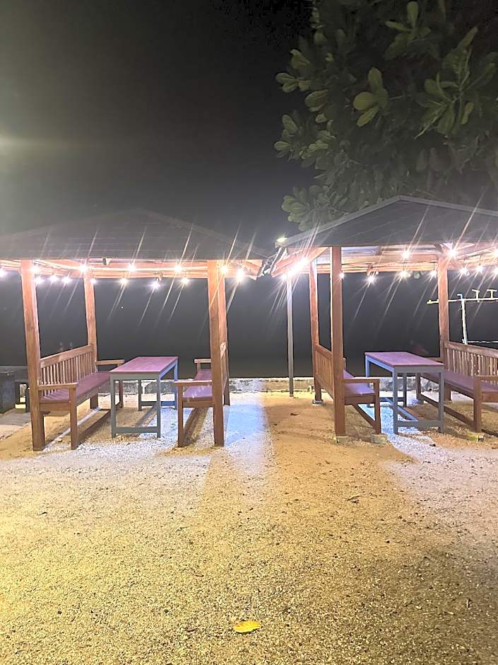 Lanta Bee Garden Bungalows