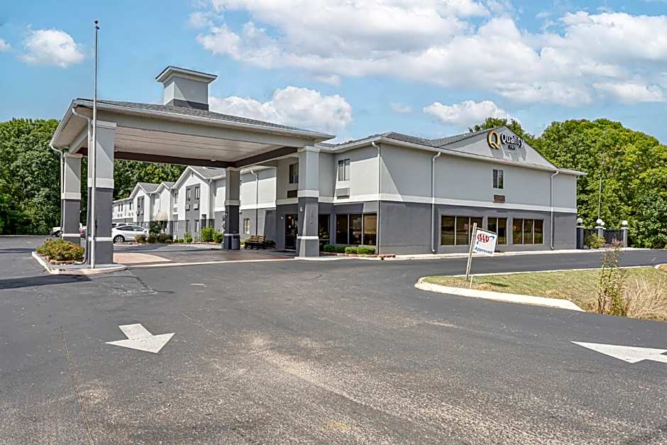 Quality Inn Edmund Pettus Bridge Area