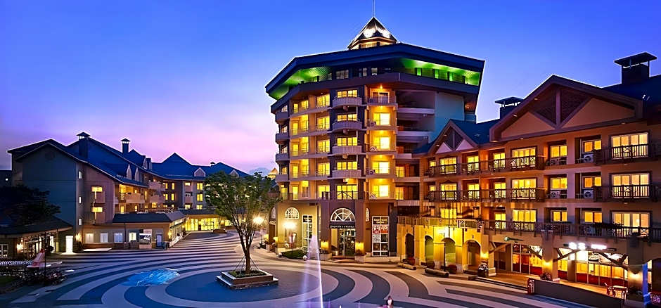 Green And Blue Hotel