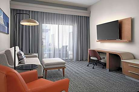 1 Bedroom Suite, 1 King, Sofa bed