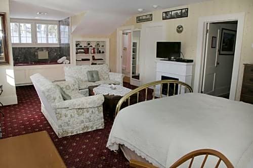 Bykenhulle House Bed and Breakfast