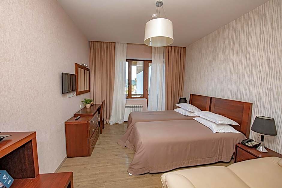 Crystal Hotel & SPA