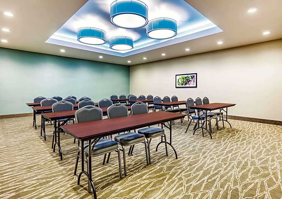 La Quinta Inn & Suites by Wyndham Dallas Plano - The Colony