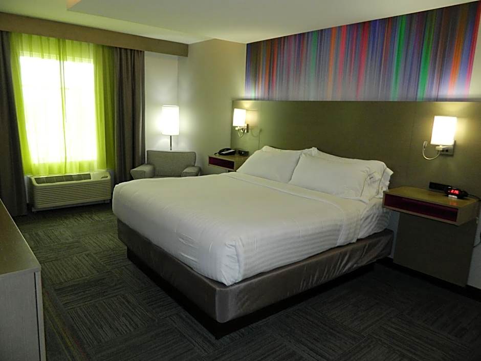 Holiday Inn Express & Suites Shippensburg