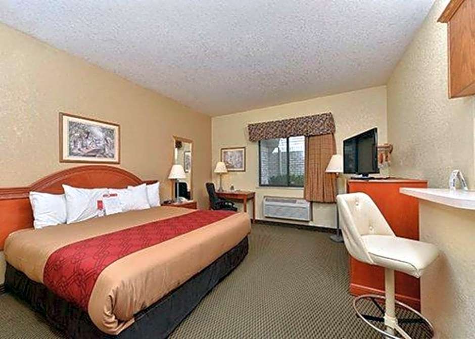 Photo 1 of 3 of 1 King Bed Suite