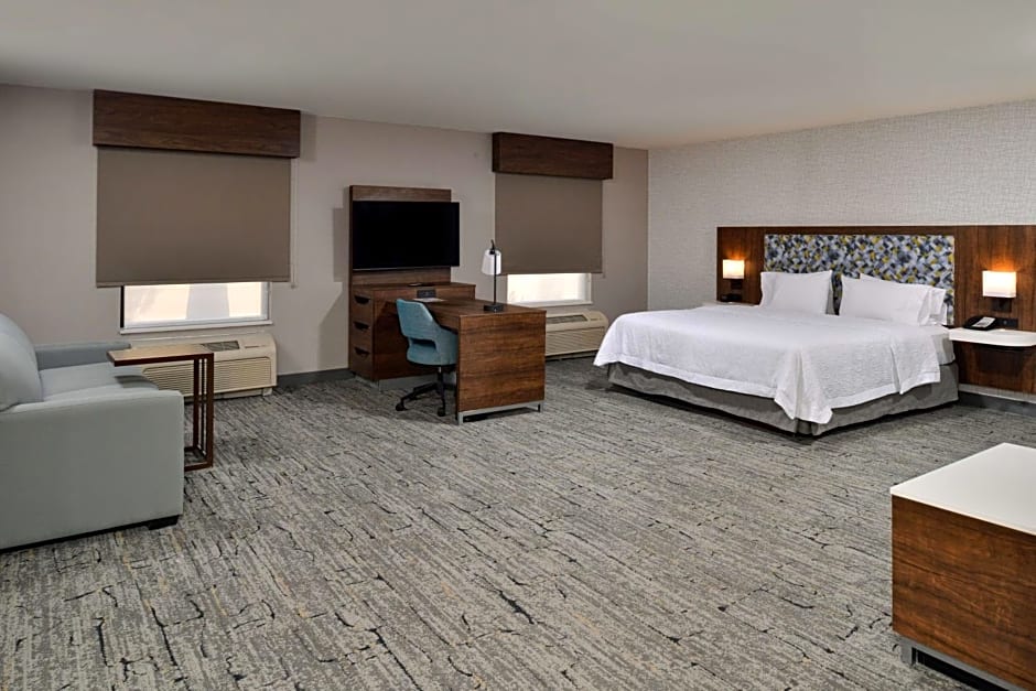 Hampton Inn By Hilton And Suites Las Vegas Airport