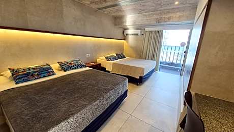 Queen Suite with Spa Bath