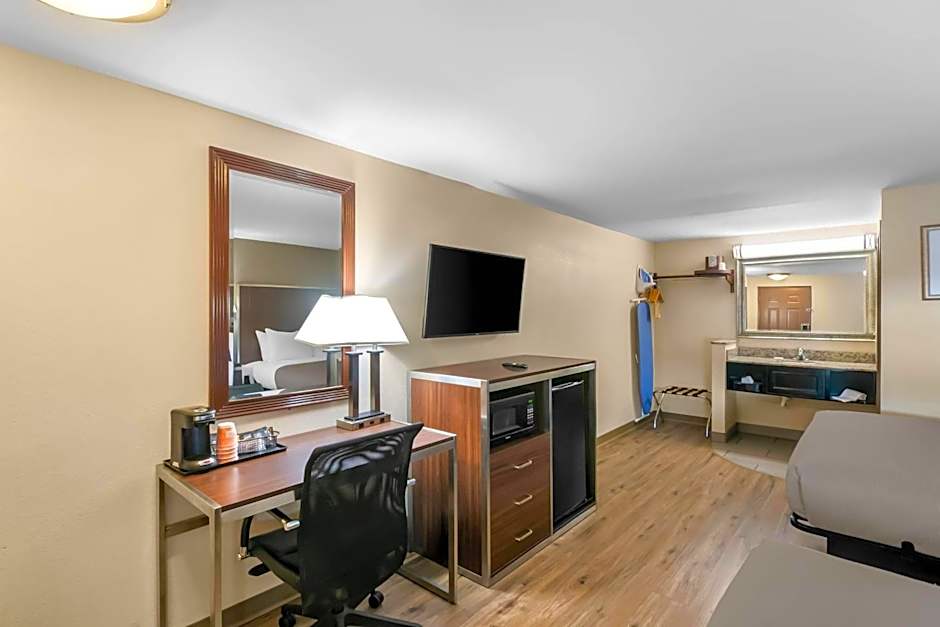 Quality Inn Waterbury East