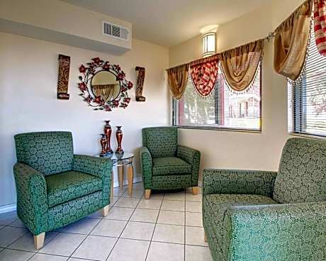 Twin Star Lodge