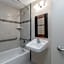 Days Inn & Suites by Wyndham Fort Pierce I-95
