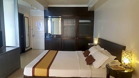 Deluxe Sea View with Balcony