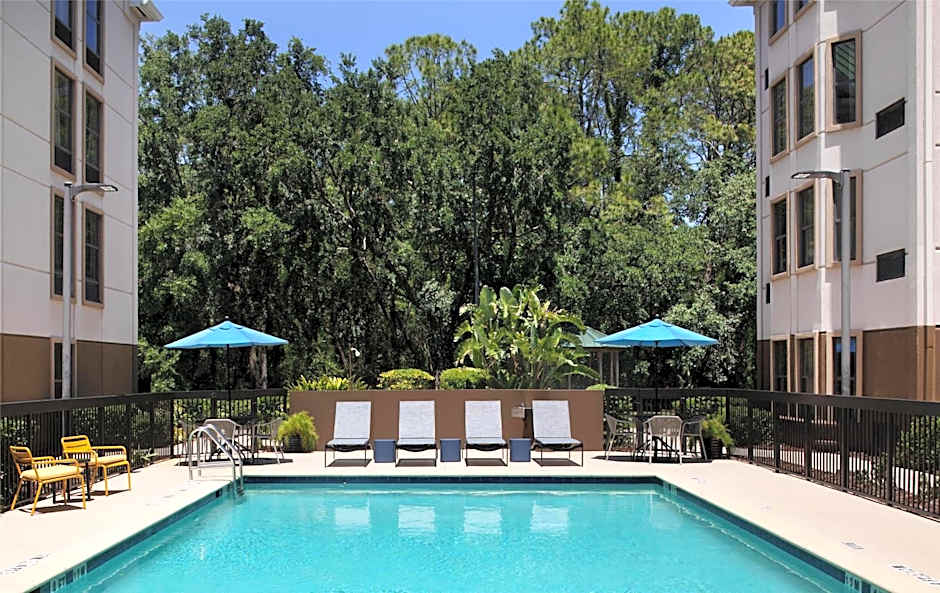 Hampton Inn By Hilton And Suites Tampa-North