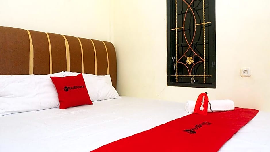 RedDoorz near Sentani Airport Jayapura