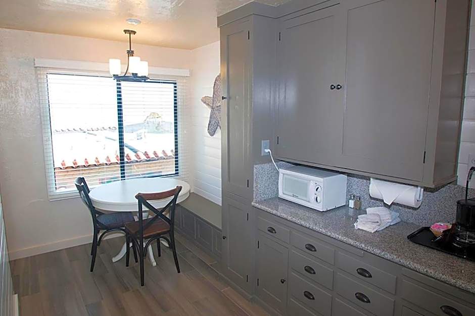 Capitola Venetian Hotel