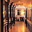 Lakeside Manor Hotel
