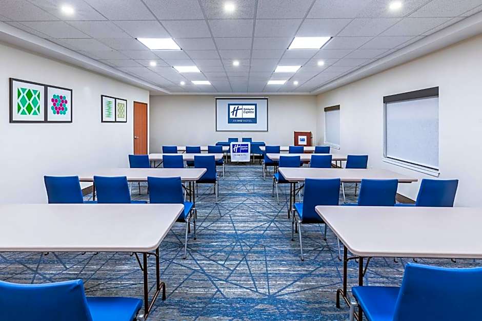 Holiday Inn Express Hotel & Suites Laredo-Event Center Area By IHG