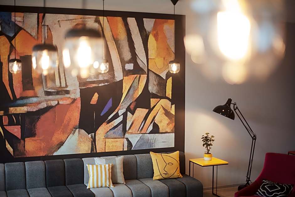 Holiday Inn - the niu, Form Stuttgart Feuerbach