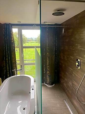 Junior Suite with Garden View