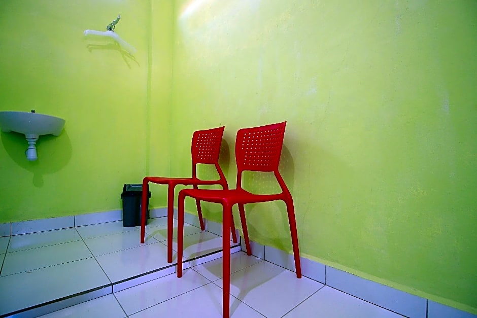 OYO 2585 Sherren Guest House