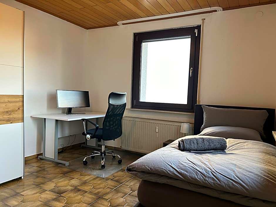 Parkplätze, Einzelbetten, 2 TVs, Balkon, Terrasse, fast Wi-Fi bis zu 1000 Mbit, Homeoffice