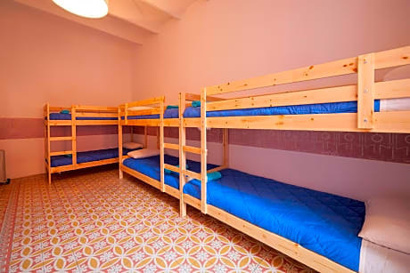 Bed in 6-Bed Mixed Dormitory Room