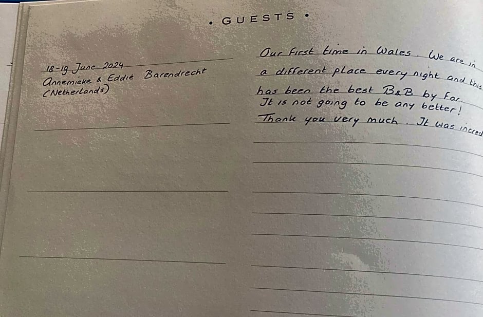 Garth Engan Private Self Contained B&B with Garden Area