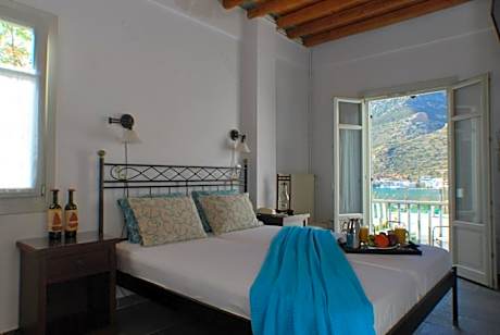 Triple Room with Sea View