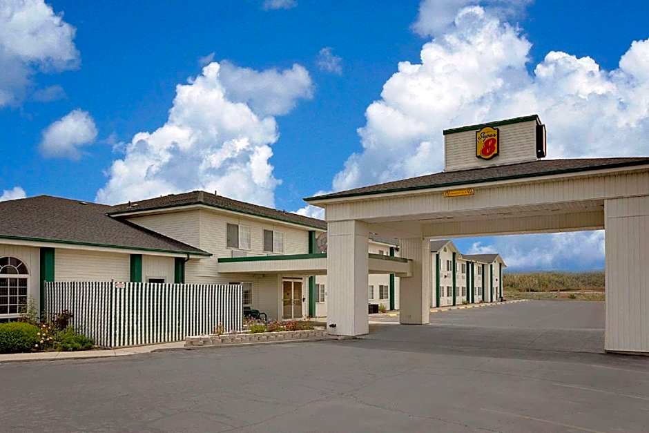 Super 8 by Wyndham Battle Mountain