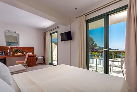 Double Room with Bunk Bed Sea View