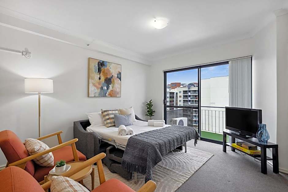 Cozy City Apartment with Stunning Views and Ameni