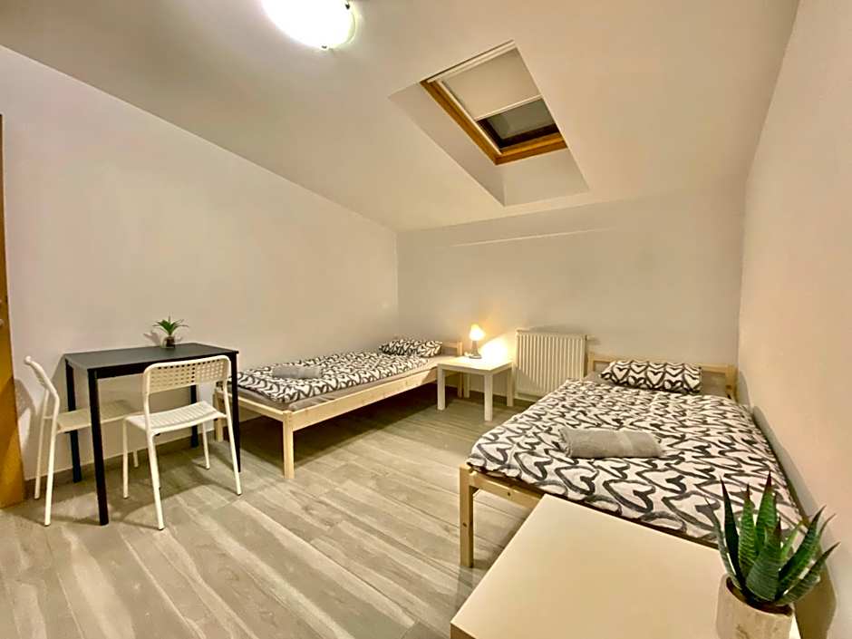 Center Station ROOMS