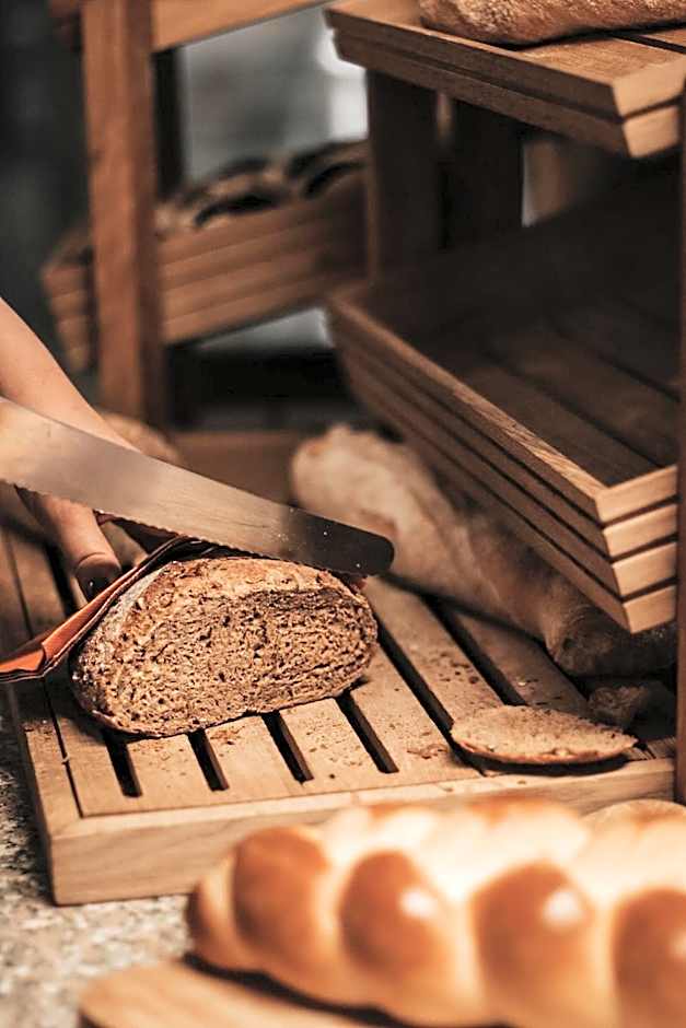 Victoria Hotel & Residence