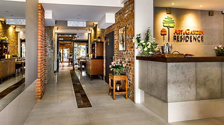 Art & Garden Residence