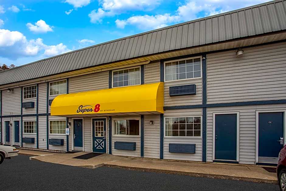Super 8 by Wyndham Wooster
