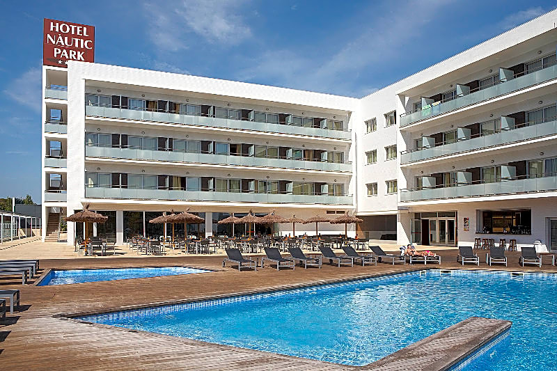 Fergus Style Nauitc Park & Spa