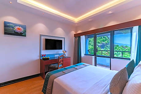 Garden View Privilege suite with Balcony