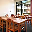 Creekside Inn & Suites