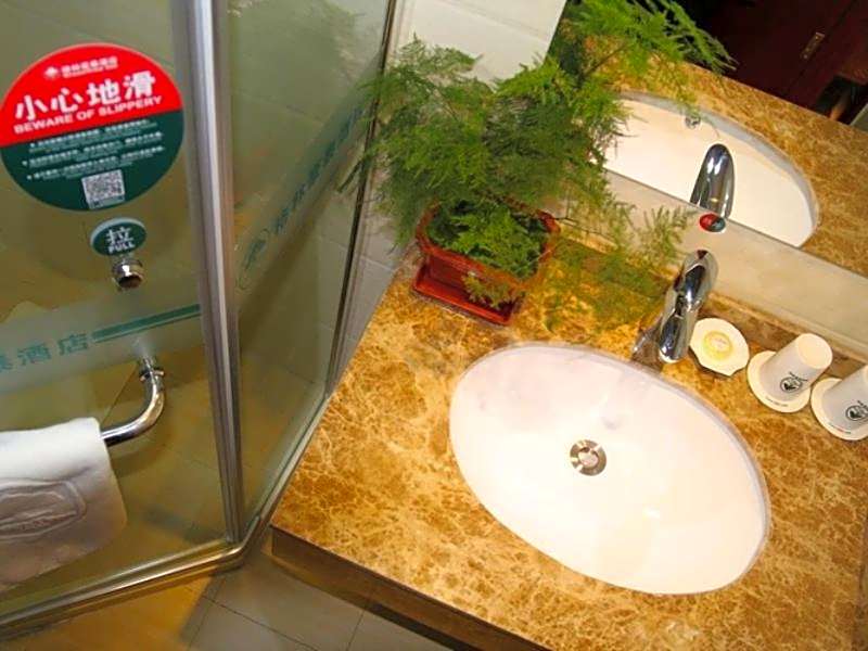 GreenTree Inn JiangSu YanCheng North Bus Station Bolian Plaza Business Hotel