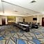 Holiday Inn Express Hotel & Suites Clinton