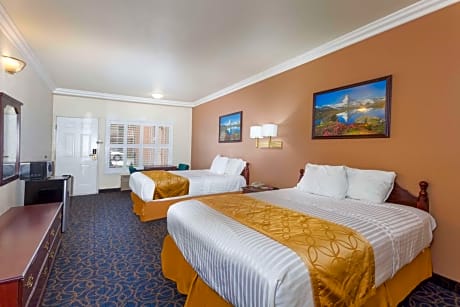Queen Room with Two Queen Beds - Non-Smoking