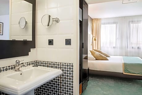 1 QUEEN BED,CLASSIC ROOM,NONSMOKING