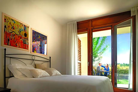 One-Bedroom Apartment (2 Adults)