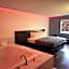 Chicago Club Inn & Suites