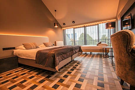 Triple Room with Three Single Beds - Non-Smoking